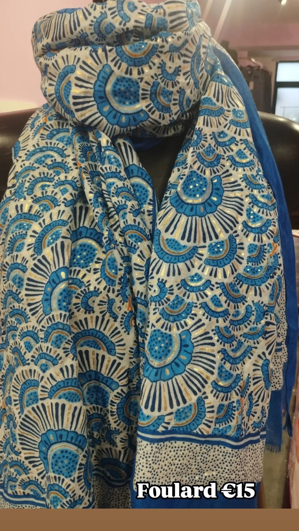Foulard con ventaglietti