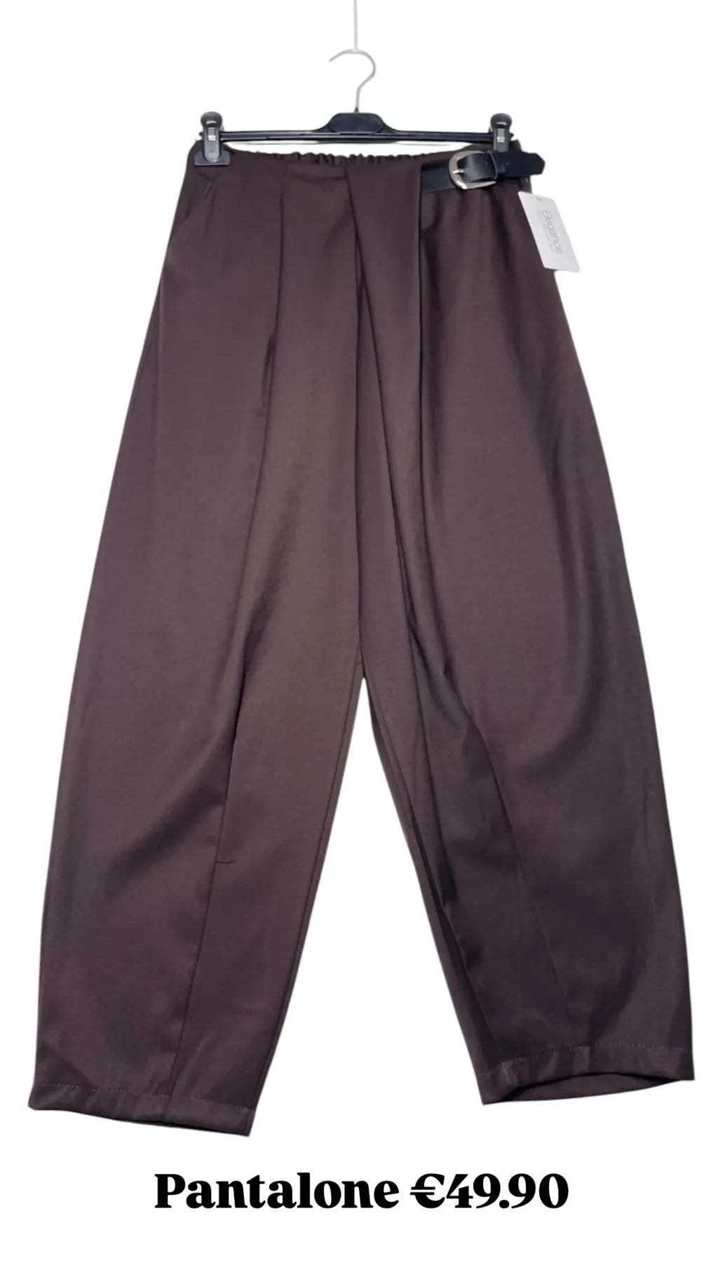 Pantalone con fibbia
