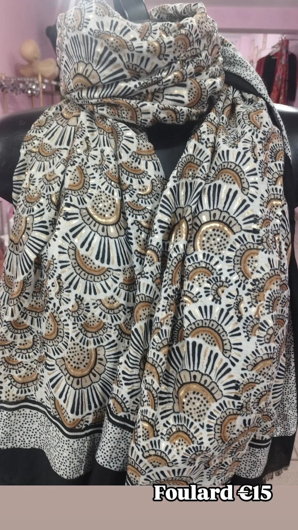 Foulard con ventaglietti