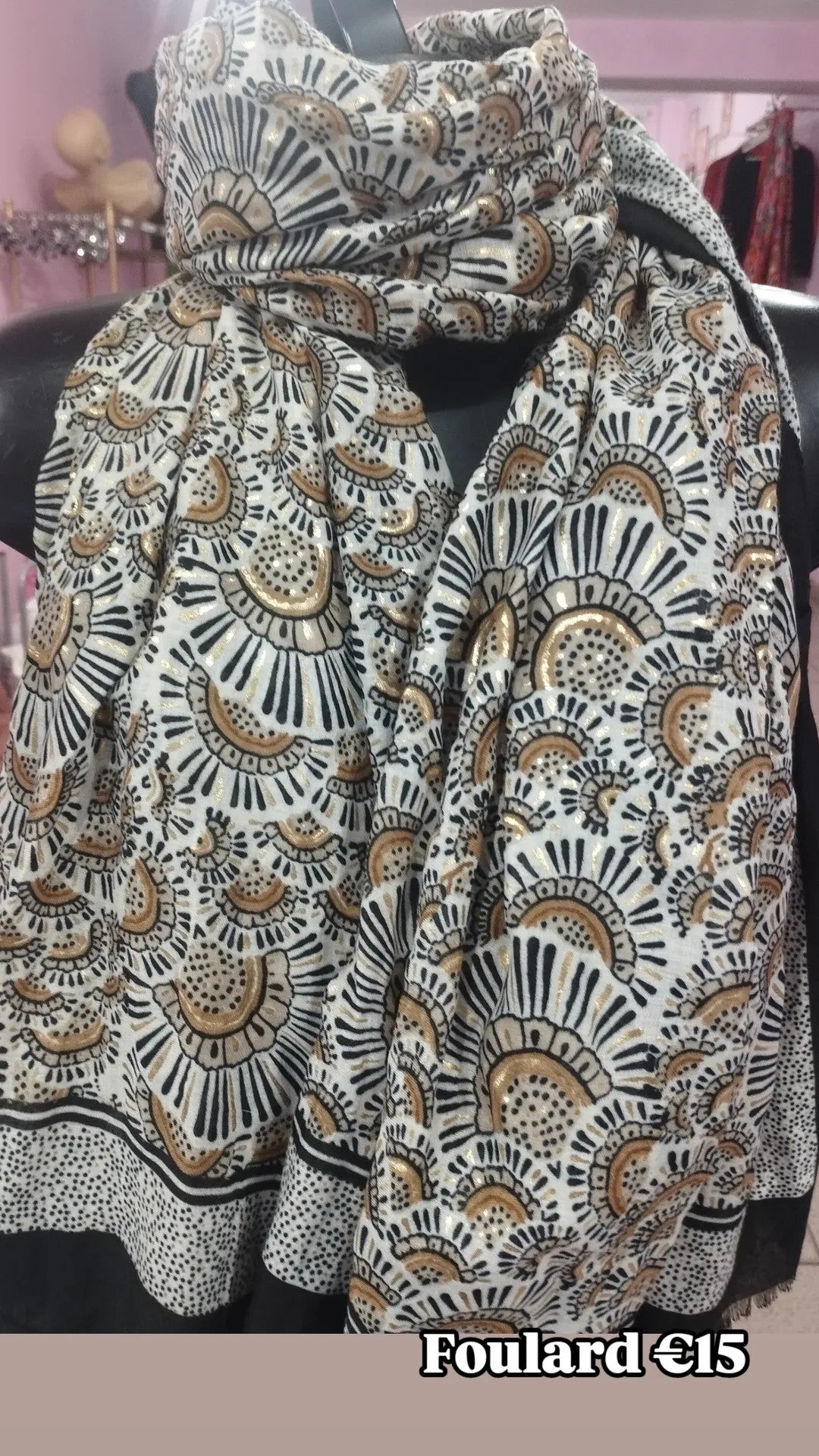Foulard con ventaglietti