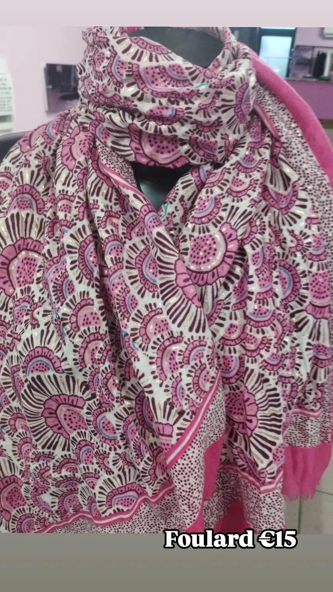 Foulard con ventaglietti