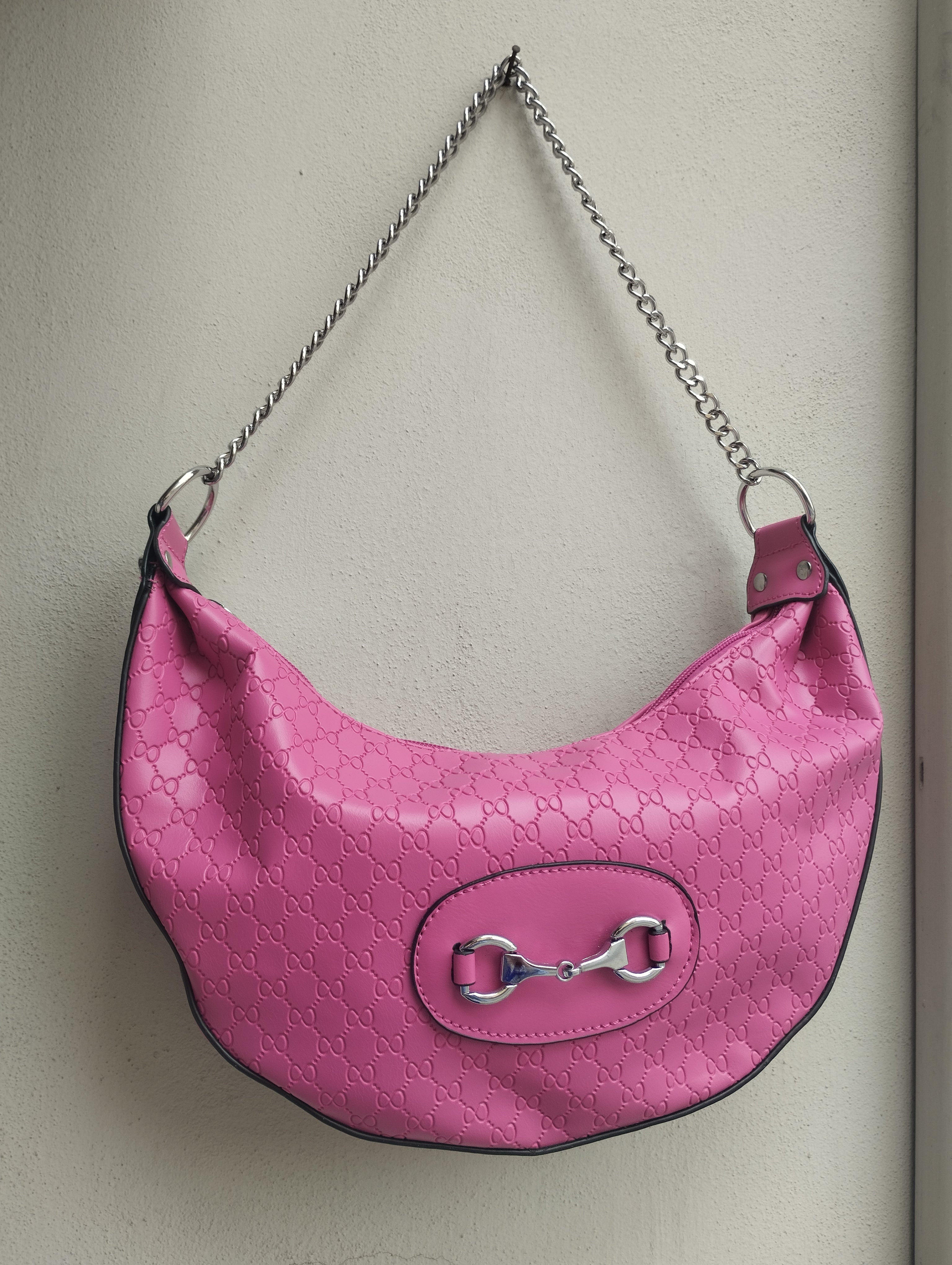 Borsa mezzaluna fuxia