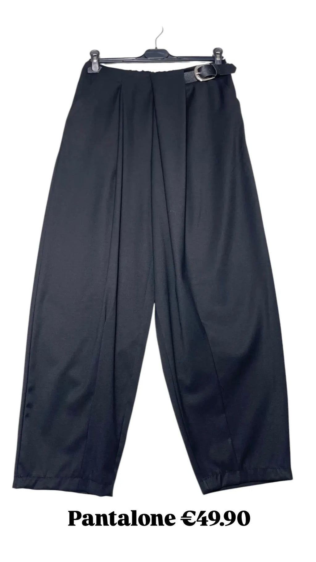 Pantalone con fibbia