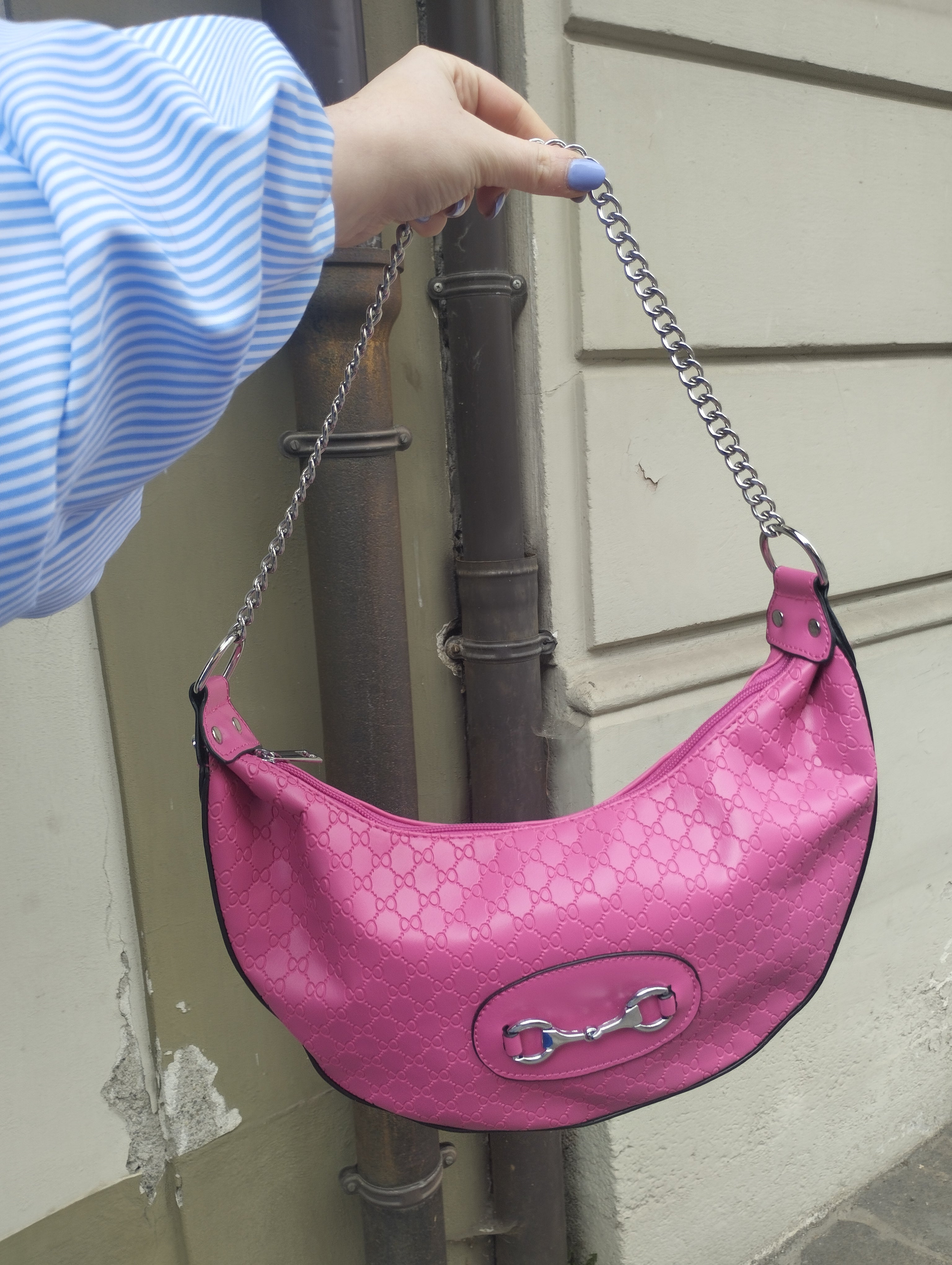 Borsa mezzaluna fuxia